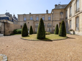 Heritage Apartment in Bayeux near Museum of Art